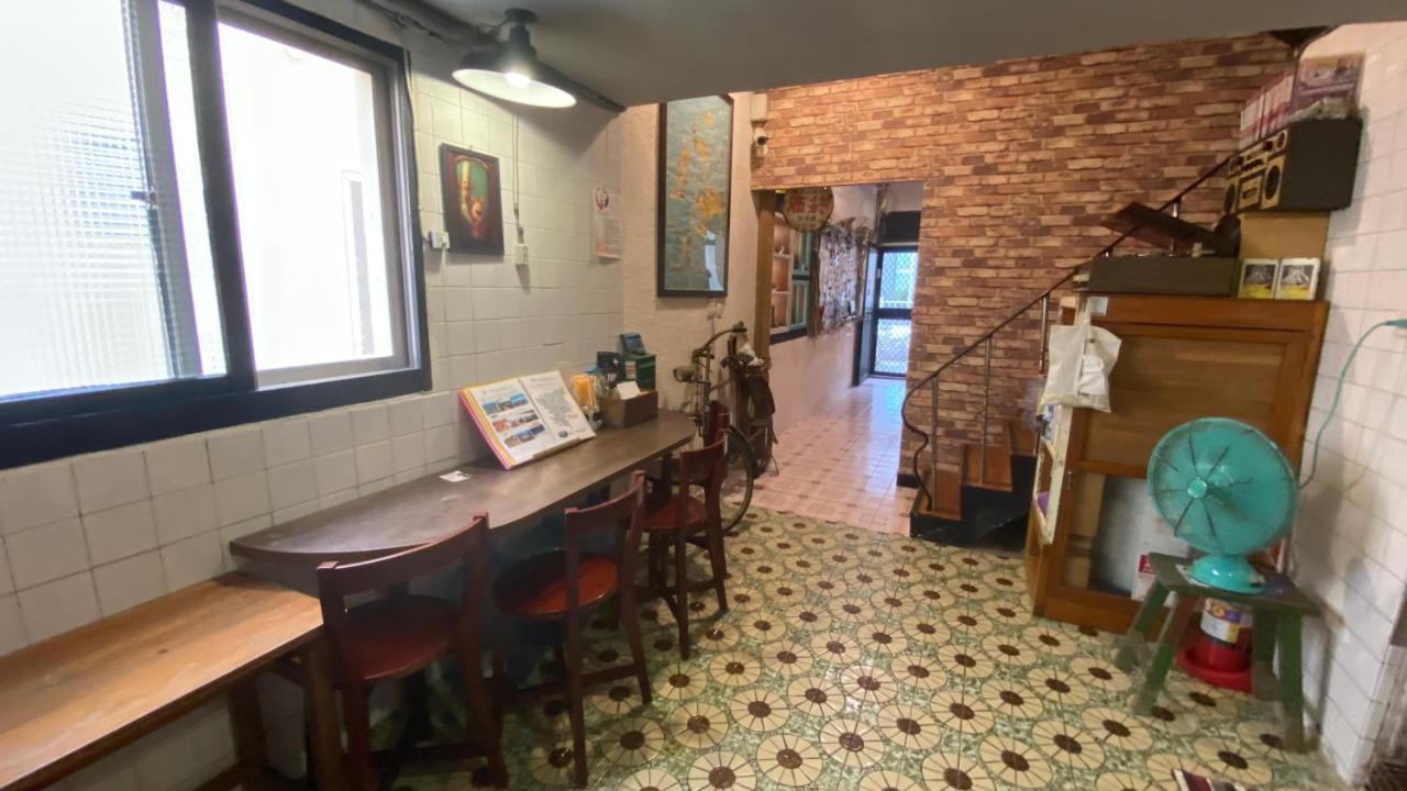 82G Backpacker Inn Манонг Екстериор снимка