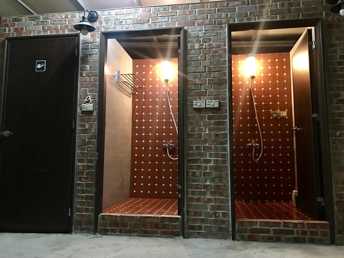 82G Backpacker Inn Манонг Екстериор снимка
